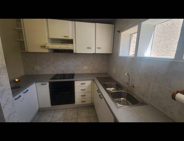 2 BEDROOM TOWNHOUSE FOR SALE IN OAKDENE